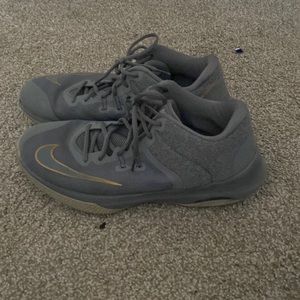 Running shoes/basketball Shoes. Nike. Size 12. Men